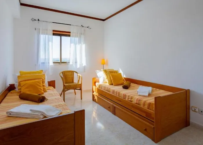Alvor 2 Bedrooms Balcony Flat